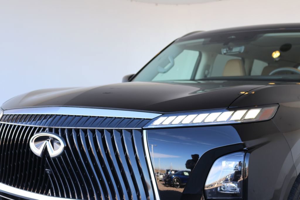 Certified 2025 INFINITI QX80 Luxe image 11