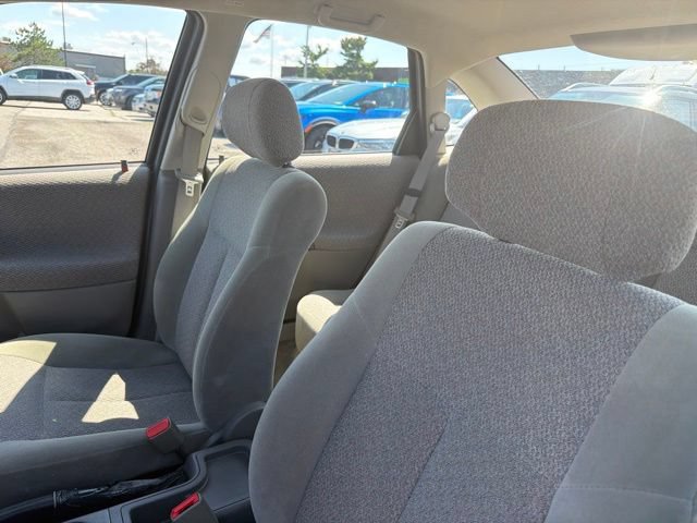 Used 2002 Saturn L-Series L100 w/ Special Edition Pkg FWD image 13
