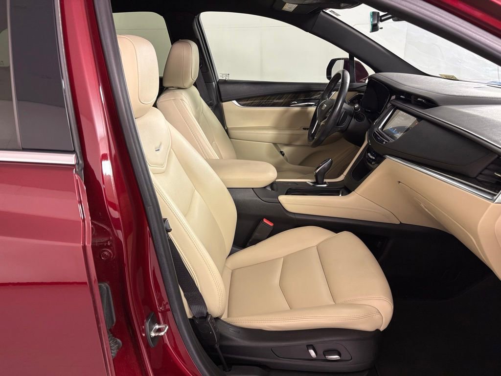 Used 2018 Cadillac XT5 FWD image 39
