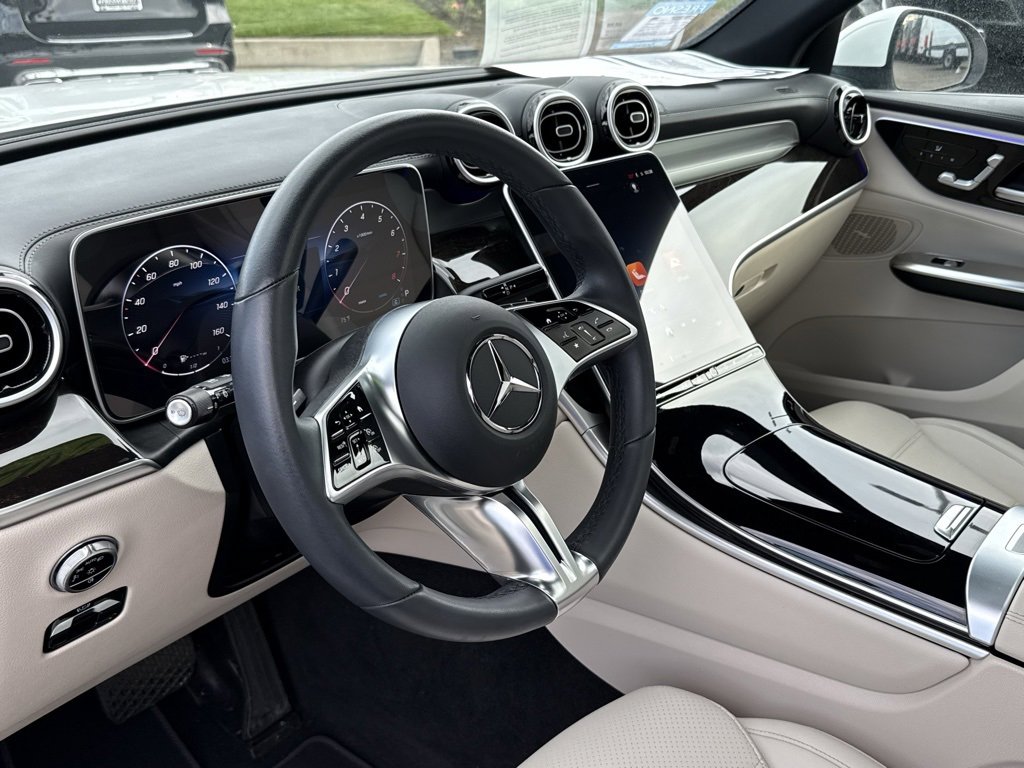 Used 2025 Mercedes-Benz GLC 300 4MATIC image 20