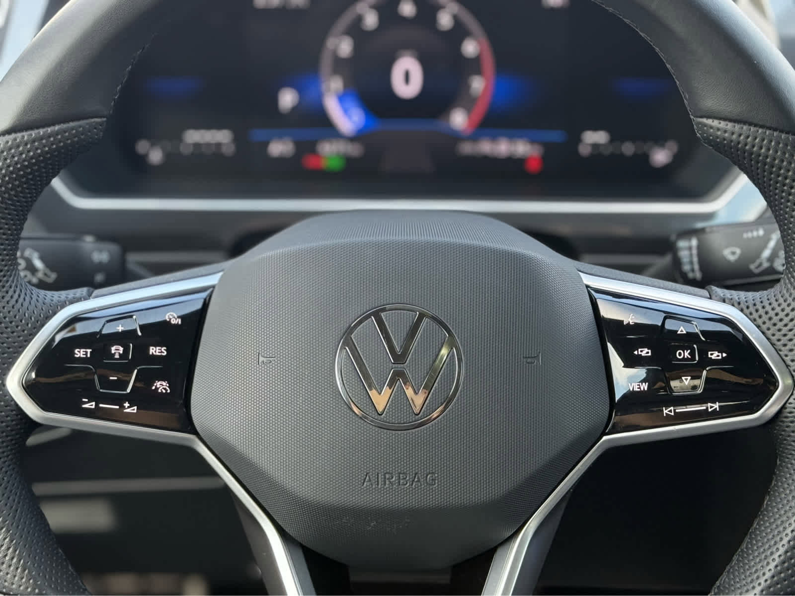 Certified 2024 Volkswagen Tiguan SE R-Line image 22