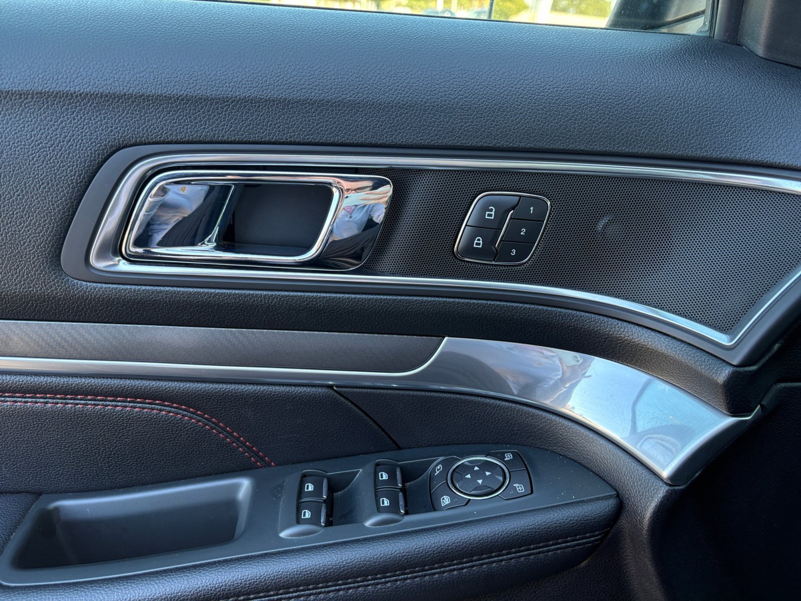 Used 2019 Ford Explorer Sport w/ Equipment Group 401A AWD/4WD image 25