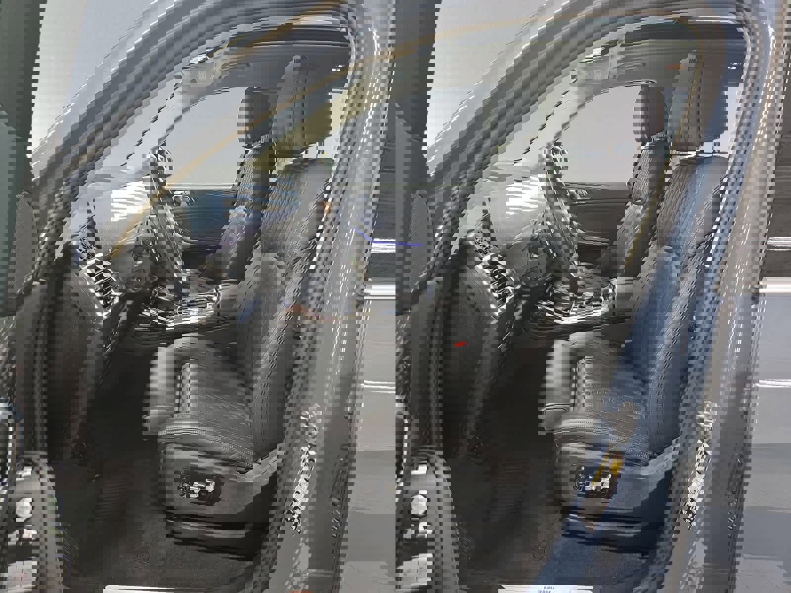 Used 2025 BMW X7 xDrive40i image 16