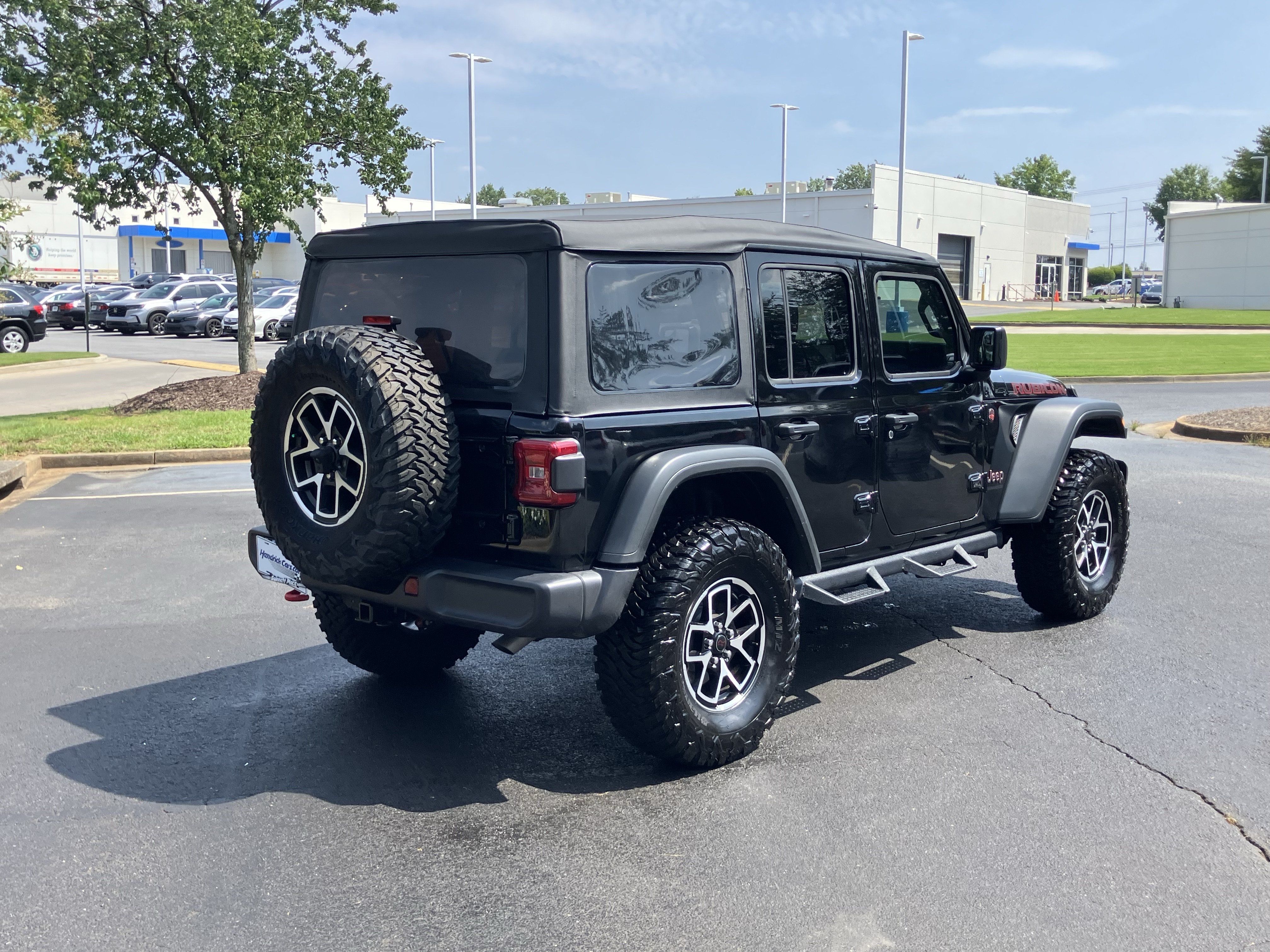 Used 2025 Jeep Wrangler Unlimited Rubicon AWD/4WD image 10