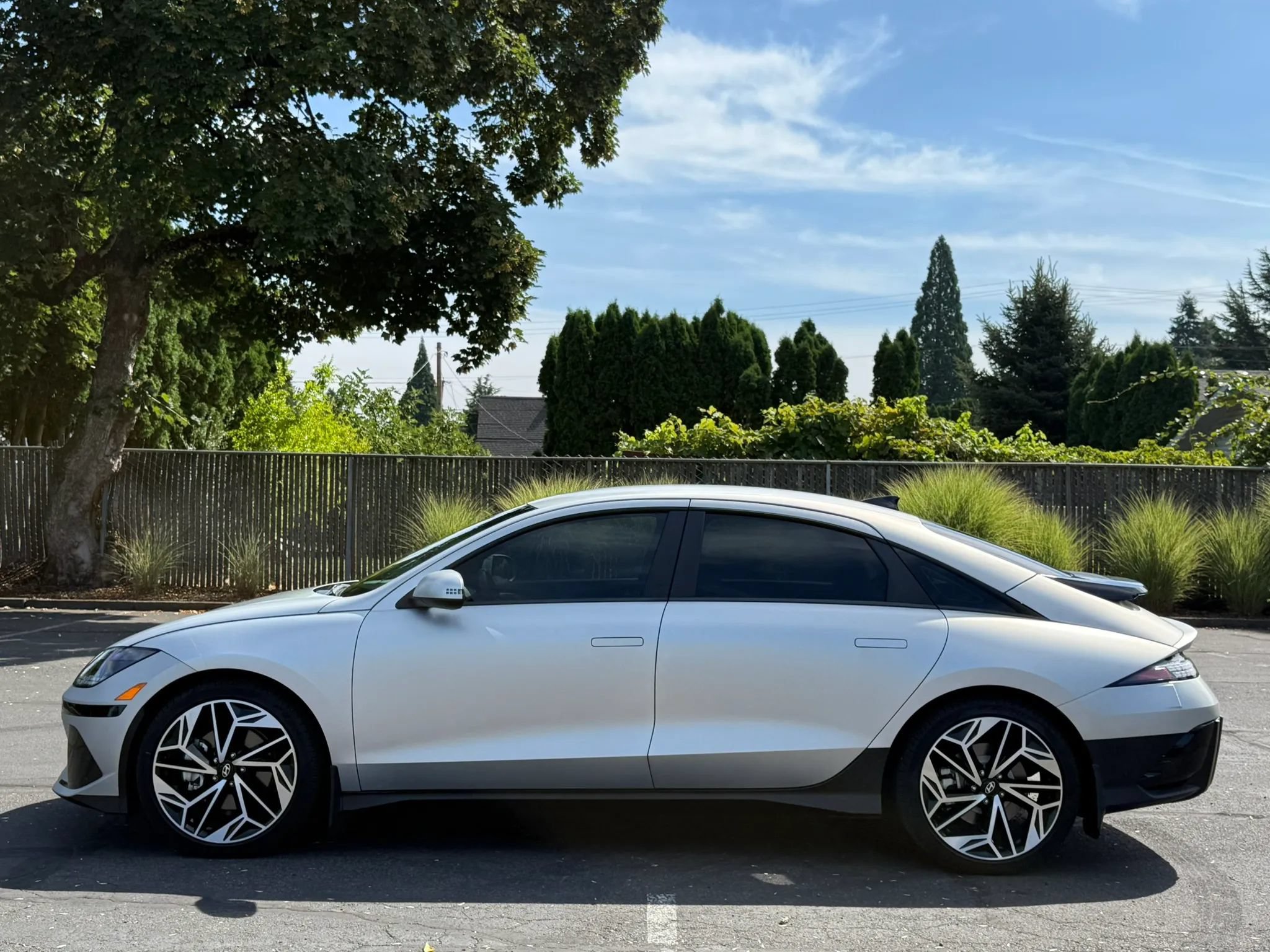 Used 2023 Hyundai Ioniq 6 SEL AWD/4WD image 2