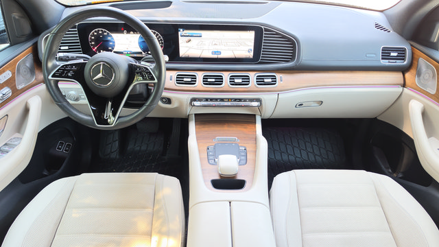 Used 2025 Mercedes-Benz GLE 450e 4MATIC image 7