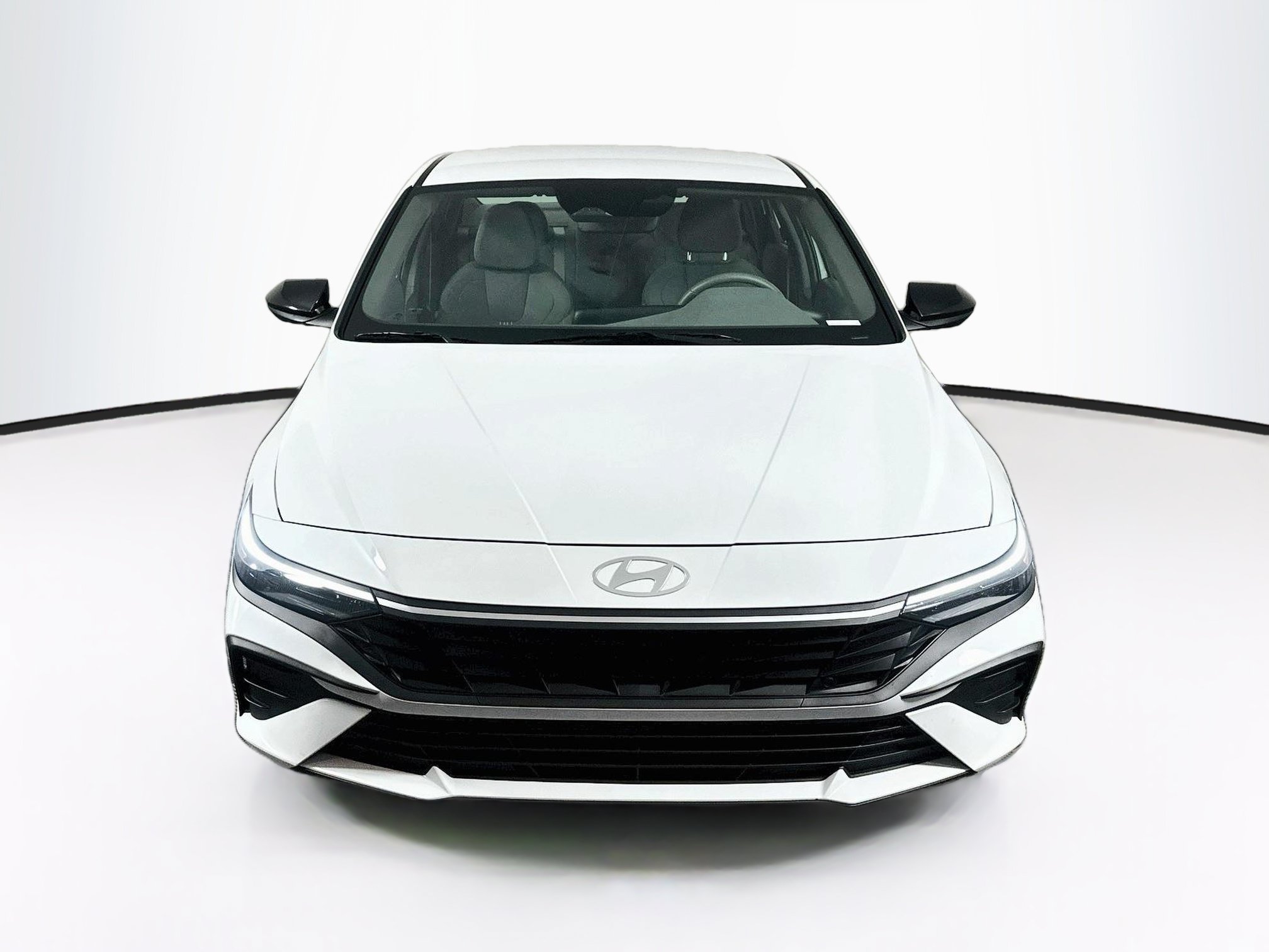 Used 2026 Hyundai Elantra Sport FWD image 2