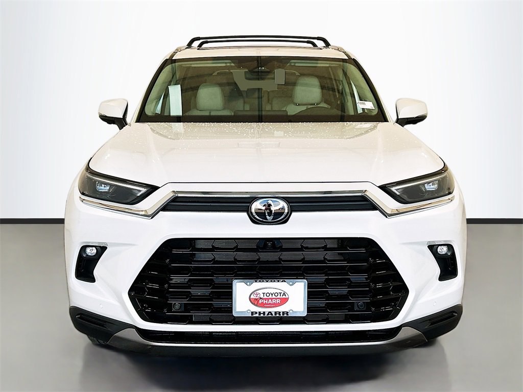 New 2026 Toyota Grand Highlander Platinum image 2