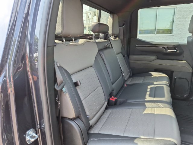 Used 2023 Chevrolet Silverado 1500 ZR2 w/ Technology Package AWD/4WD image 30