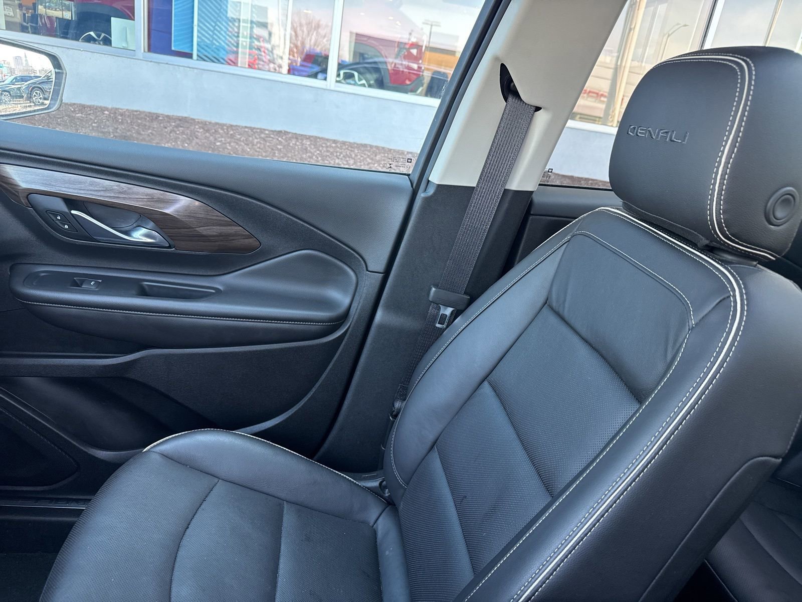 Used 2018 GMC Terrain Denali w/ Comfort Package image 30