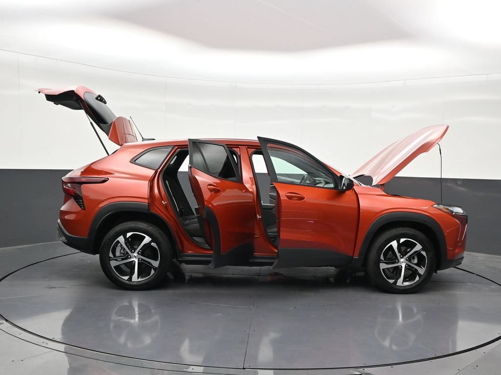 Used 2024 Chevrolet Trax RS FWD image 27