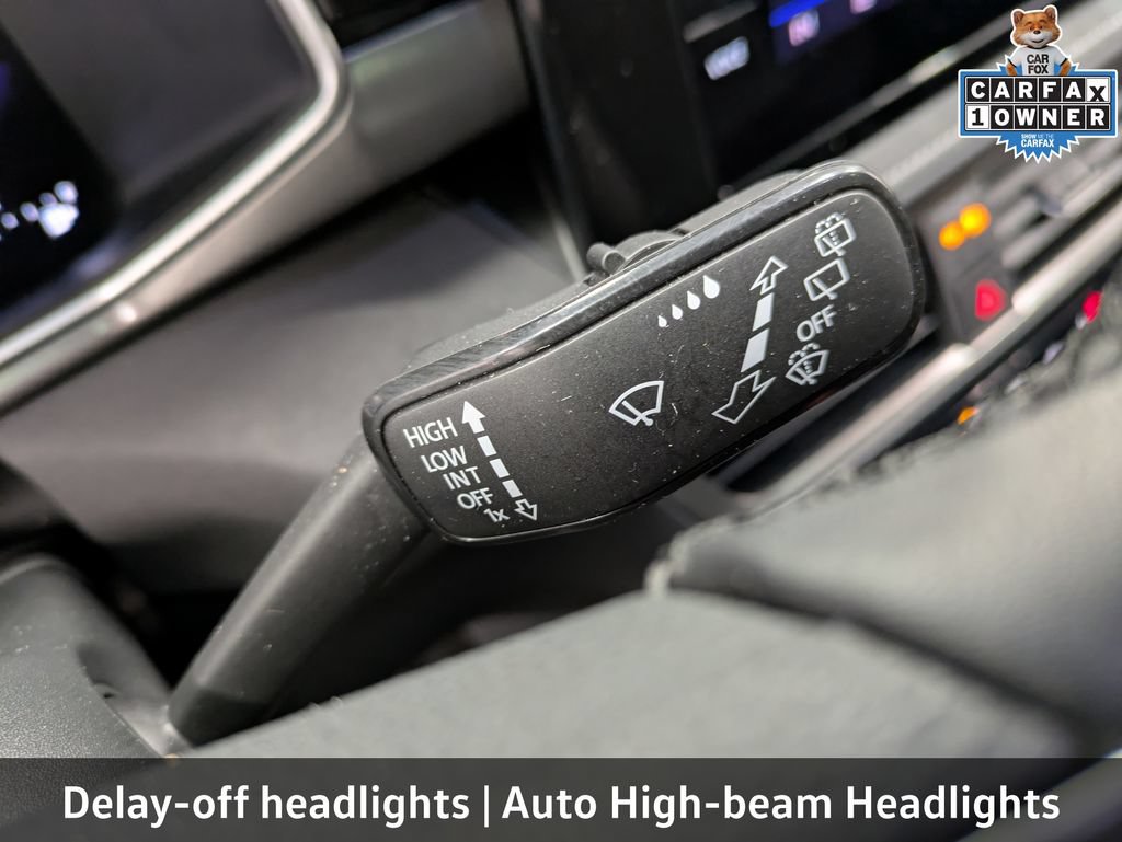 Used 2025 Volkswagen Taos SE AWD/4WD image 24