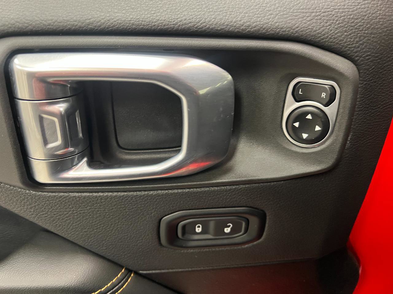 Used 2025 Jeep Wrangler Unlimited Sahara image 56