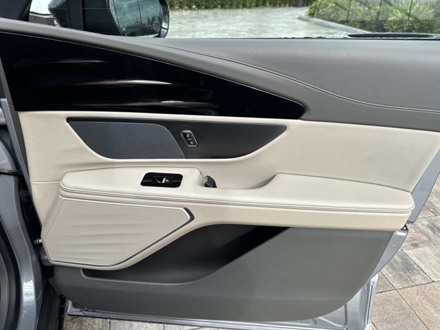 Certified 2024 Lincoln Nautilus Reserve image 19