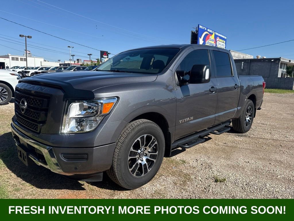 Used 2024 Nissan Titan SV w/ SV Convenience Package RWD image 4