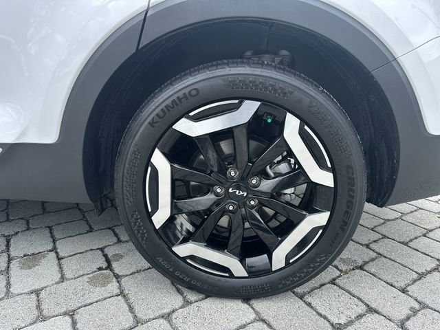 Used 2025 Kia Telluride S FWD image 11