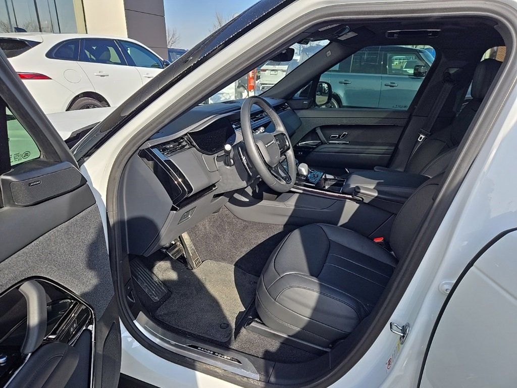 Used 2023 Land Rover Range Rover Sport SE Dynamic image 16