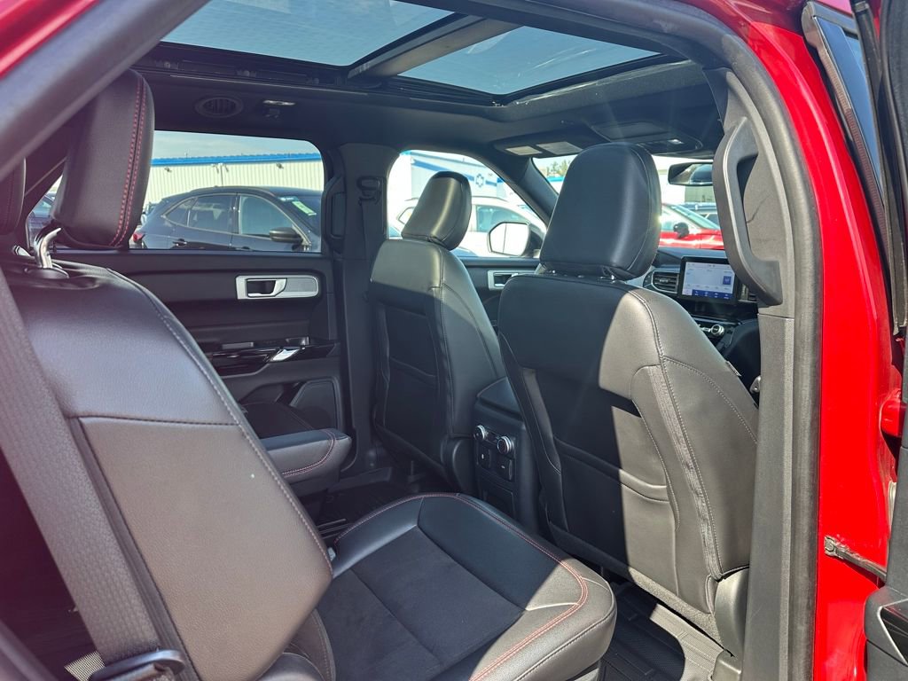Used 2022 Ford Explorer ST-Line w/ Class IV Trailer Tow Package AWD/4WD image 16