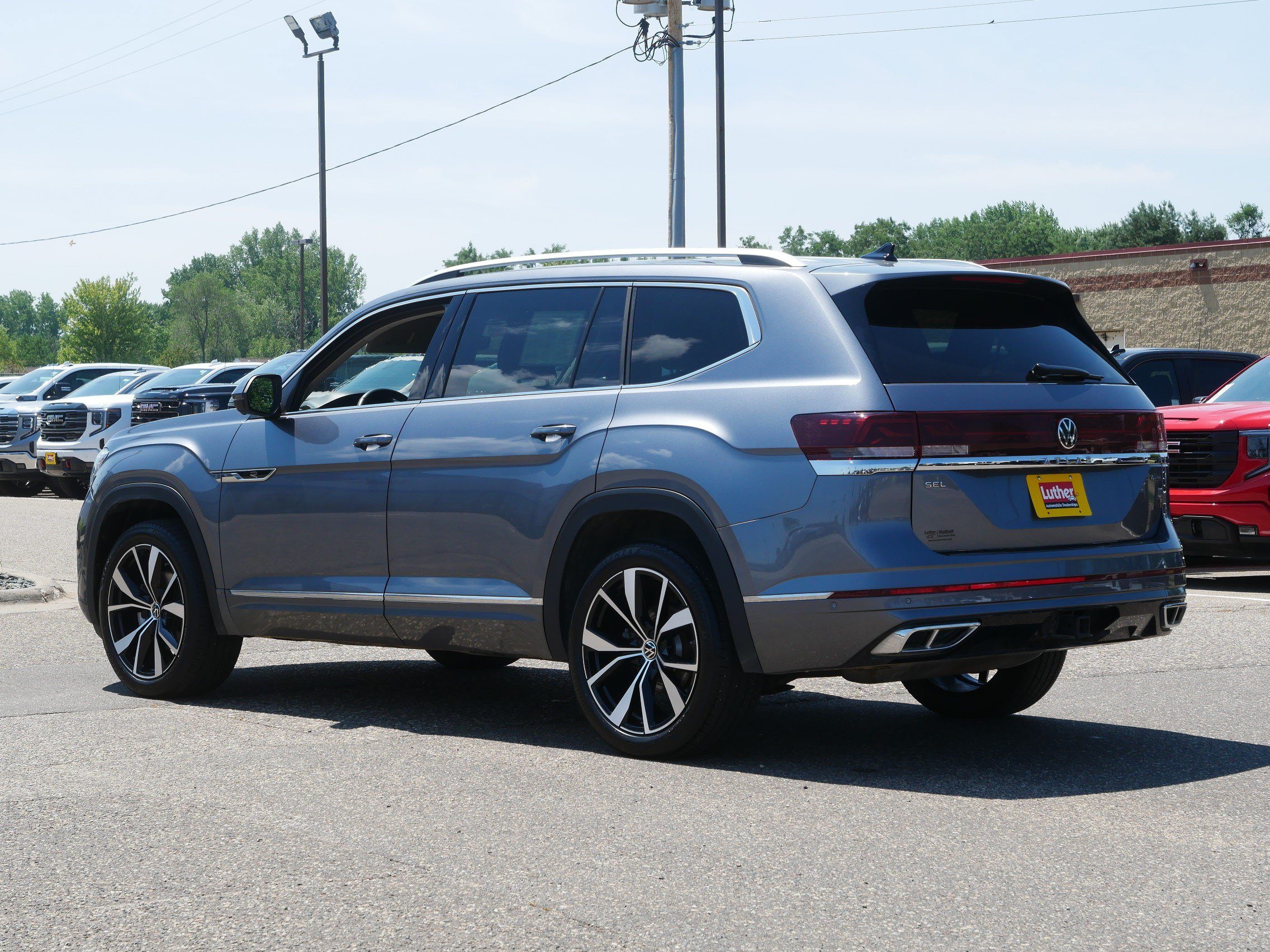 Used 2024 Volkswagen Atlas SEL Premium R-Line AWD/4WD image 5