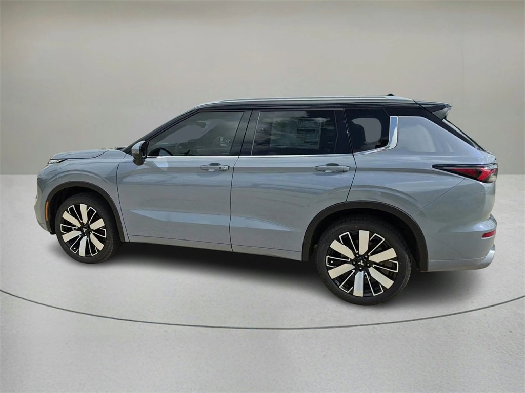 New 2025 Mitsubishi Outlander SEL image 3