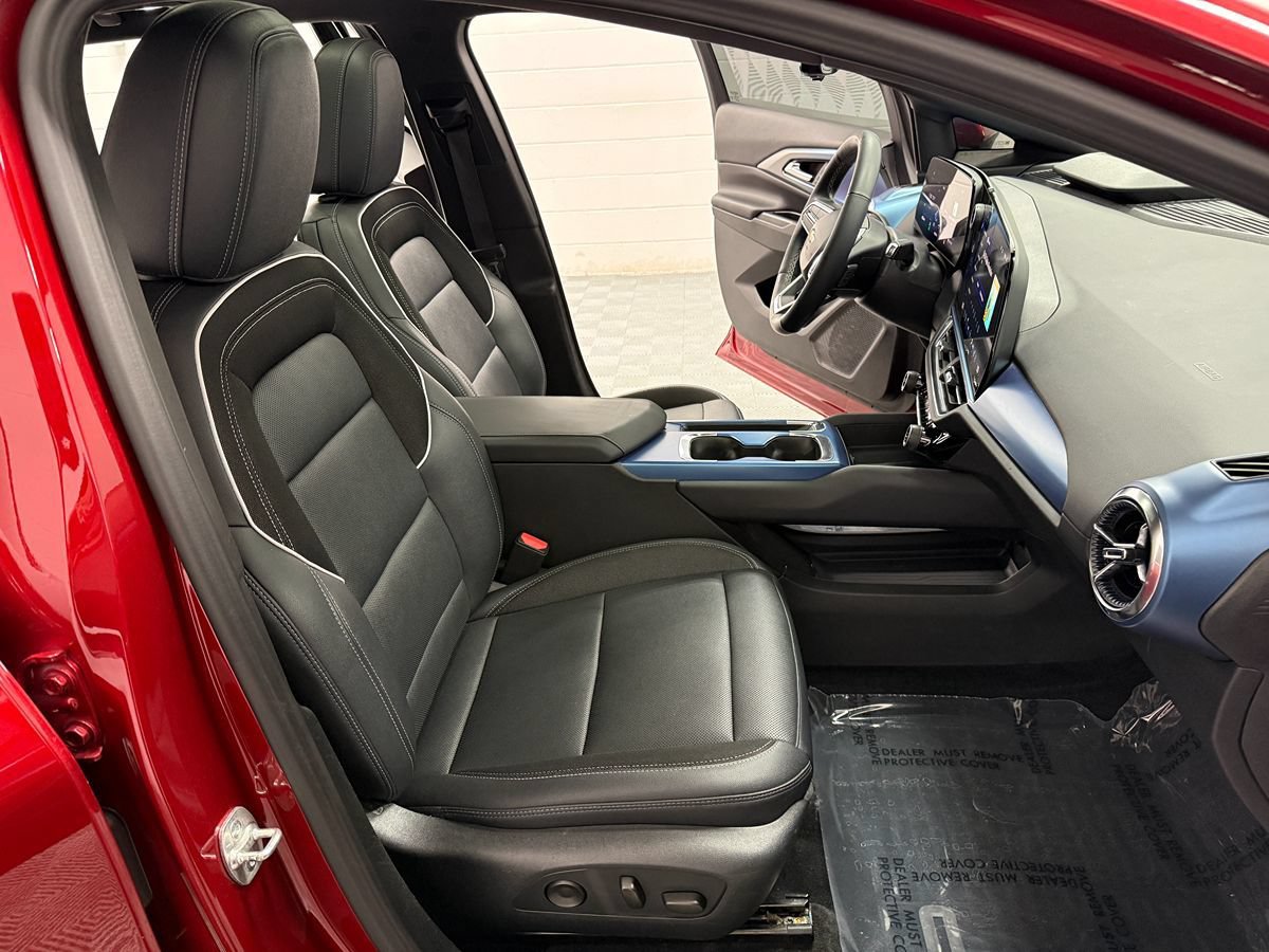 Used 2025 Chevrolet Equinox EV LT w/ Convenience Package II FWD image 14
