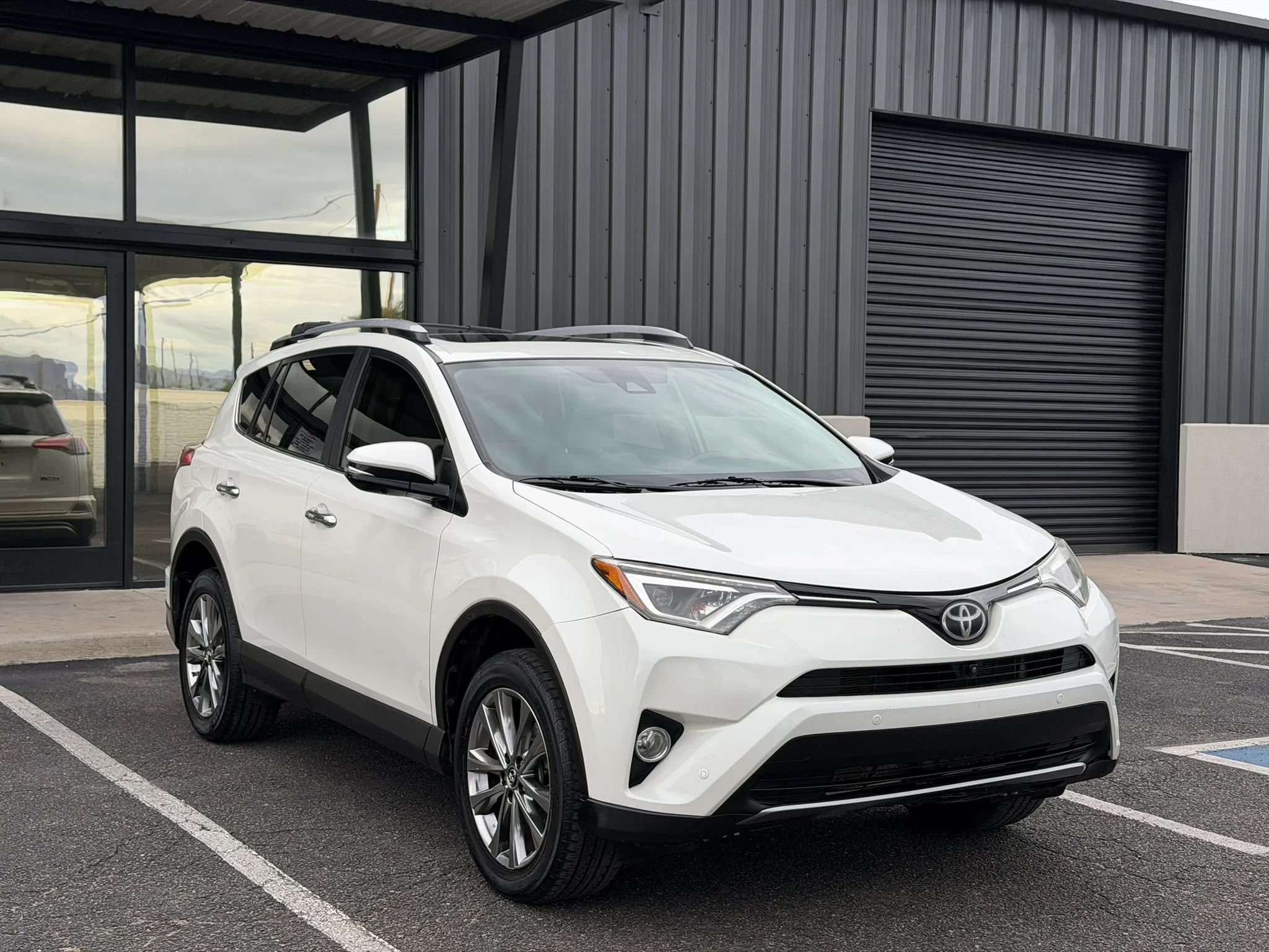 Used 2017 Toyota RAV4 Limited w/ Advanced Technology Package FWD image 16