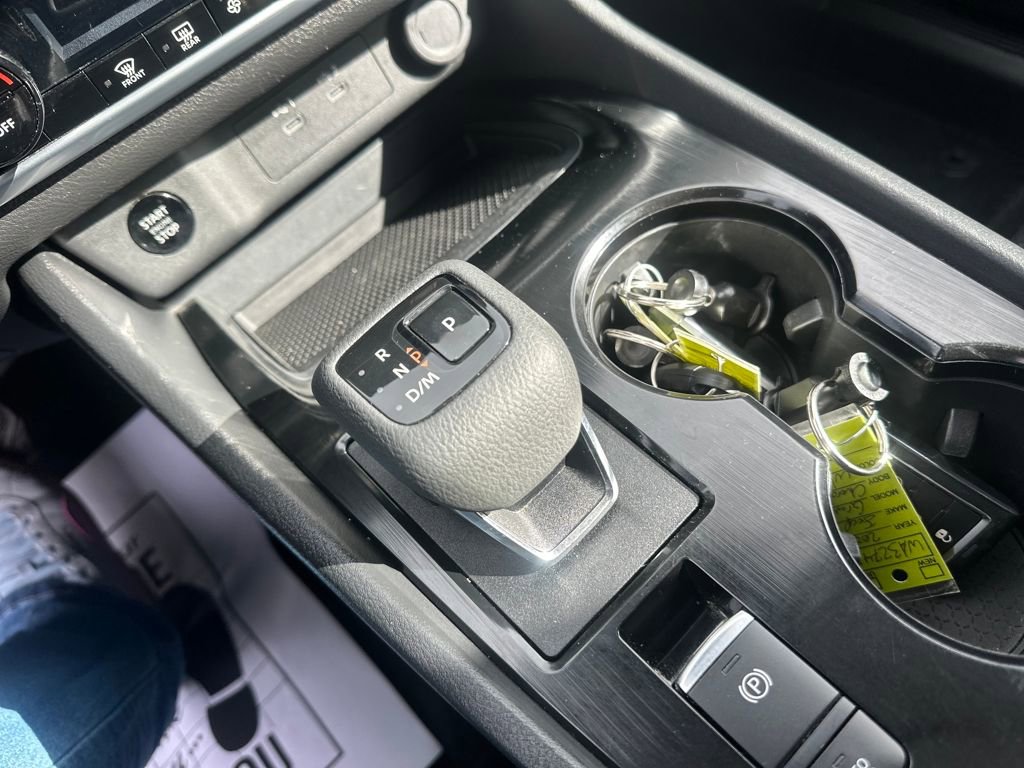 Used 2024 Nissan Rogue SV image 23