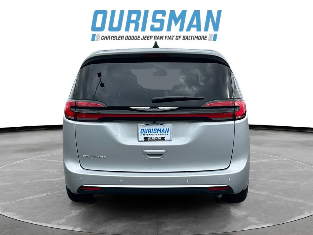 New 2026 Chrysler Pacifica Select image 5