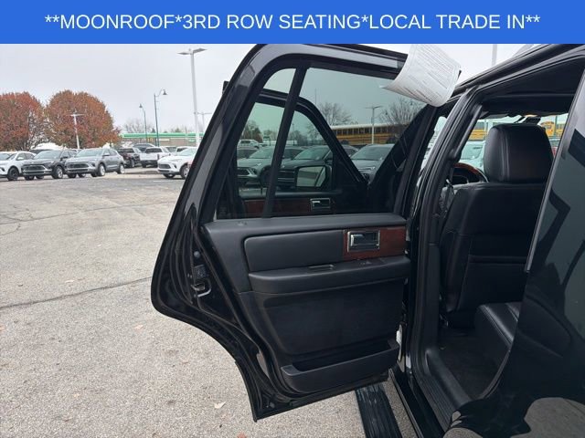 Used 2017 Lincoln Navigator Select image 22