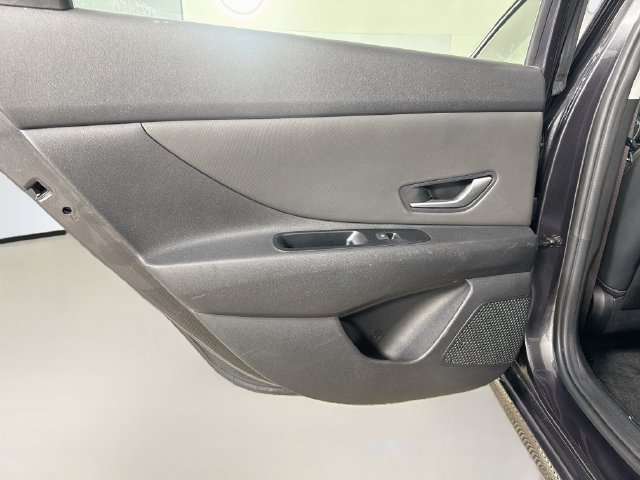 Used 2021 Hyundai Elantra Limited w/ Cargo Package FWD image 25