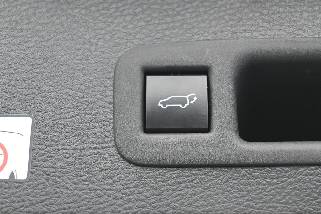 Used 2026 Toyota Sienna LE FWD image 31