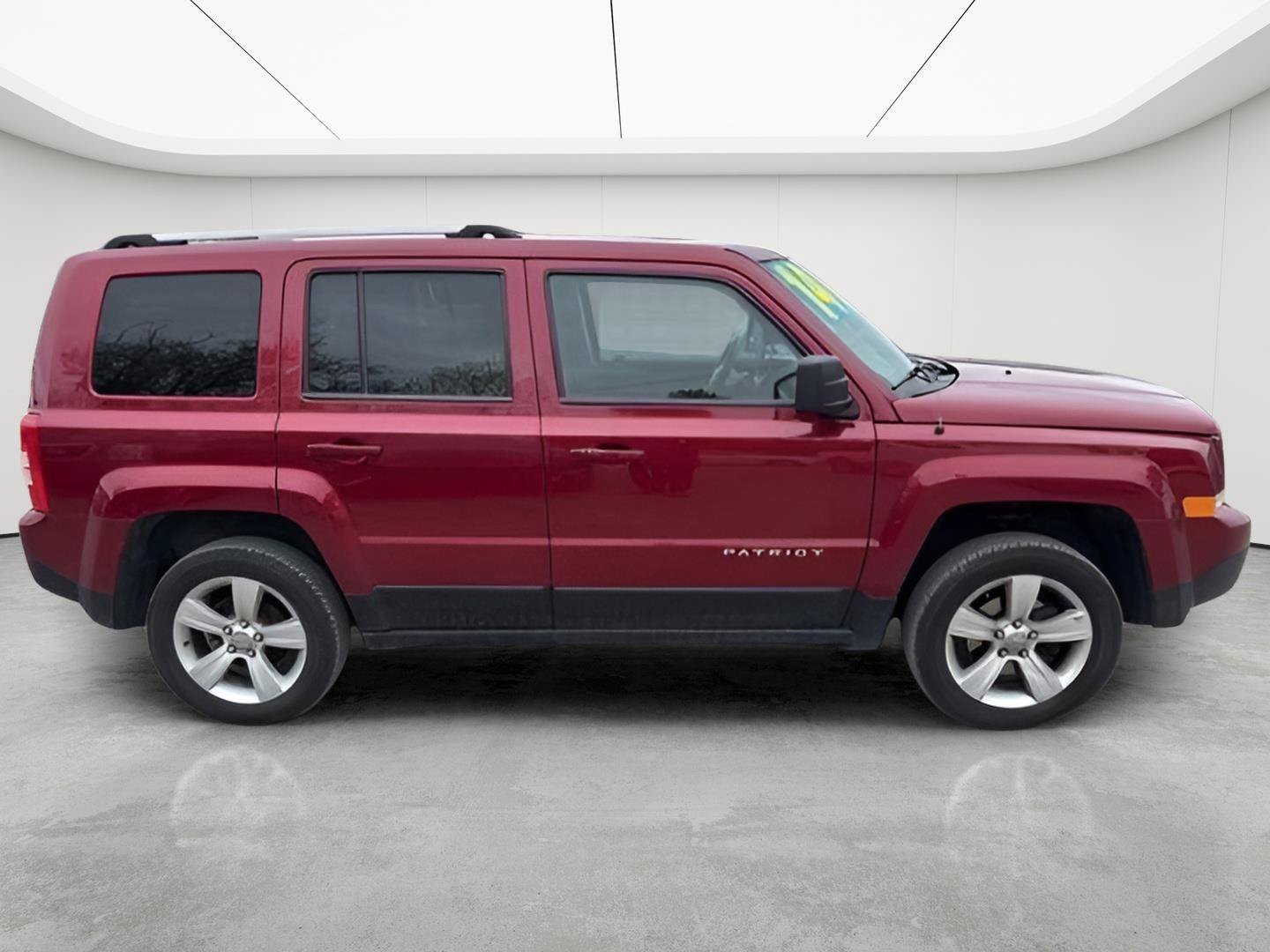 Used 2014 Jeep Patriot Limited AWD/4WD image 2