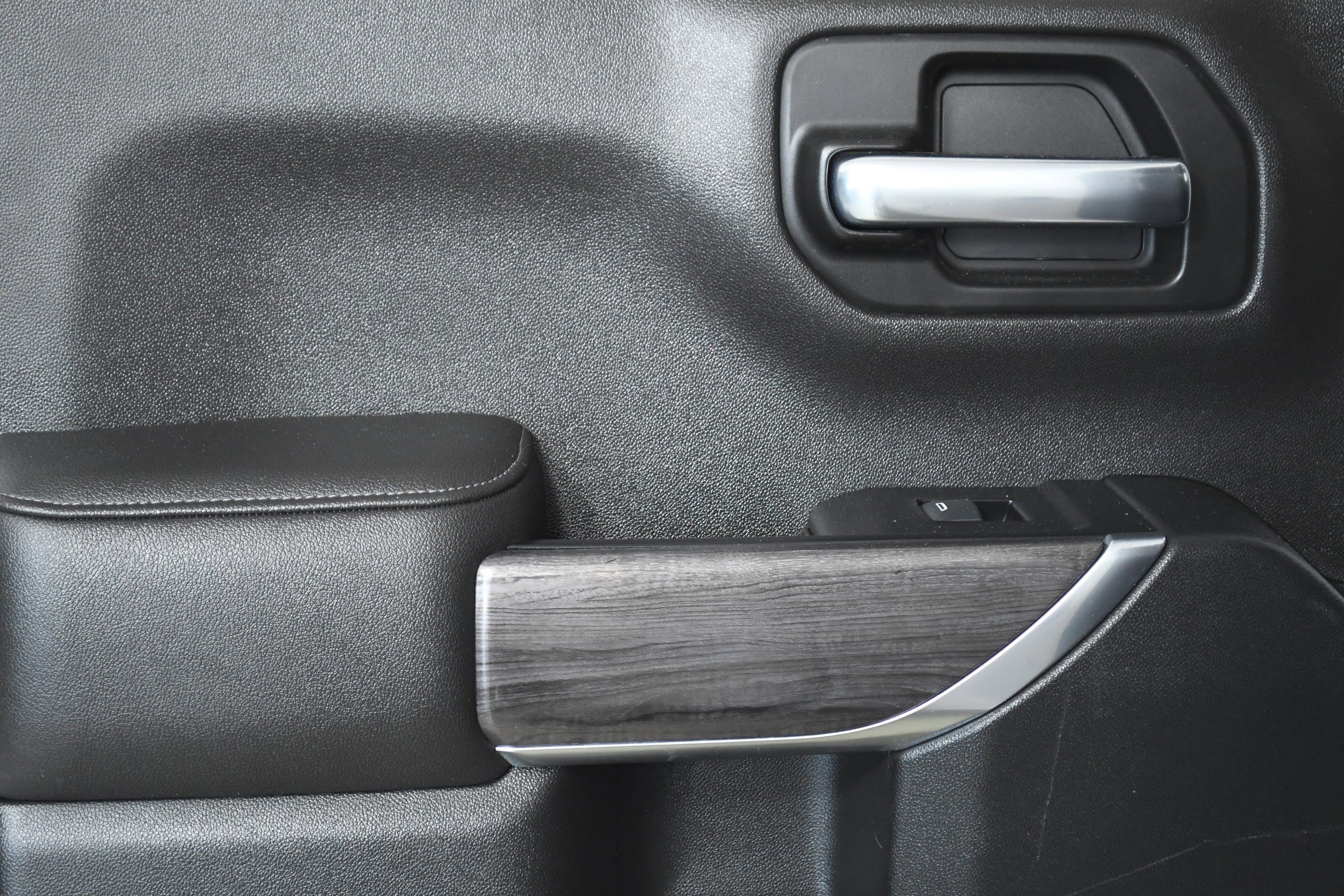 Used 2019 Chevrolet Silverado 1500 LTZ w/ LTZ Plus Package image 22