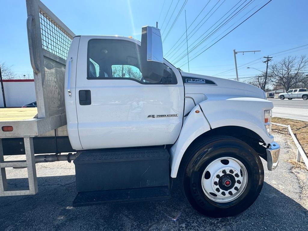 Used 2021 Ford F750 2WD Regular Cab Super Duty image 16