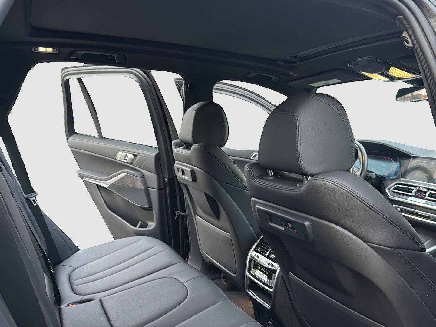 Used 2022 BMW X5 xDrive40i w/ Premium Package image 25