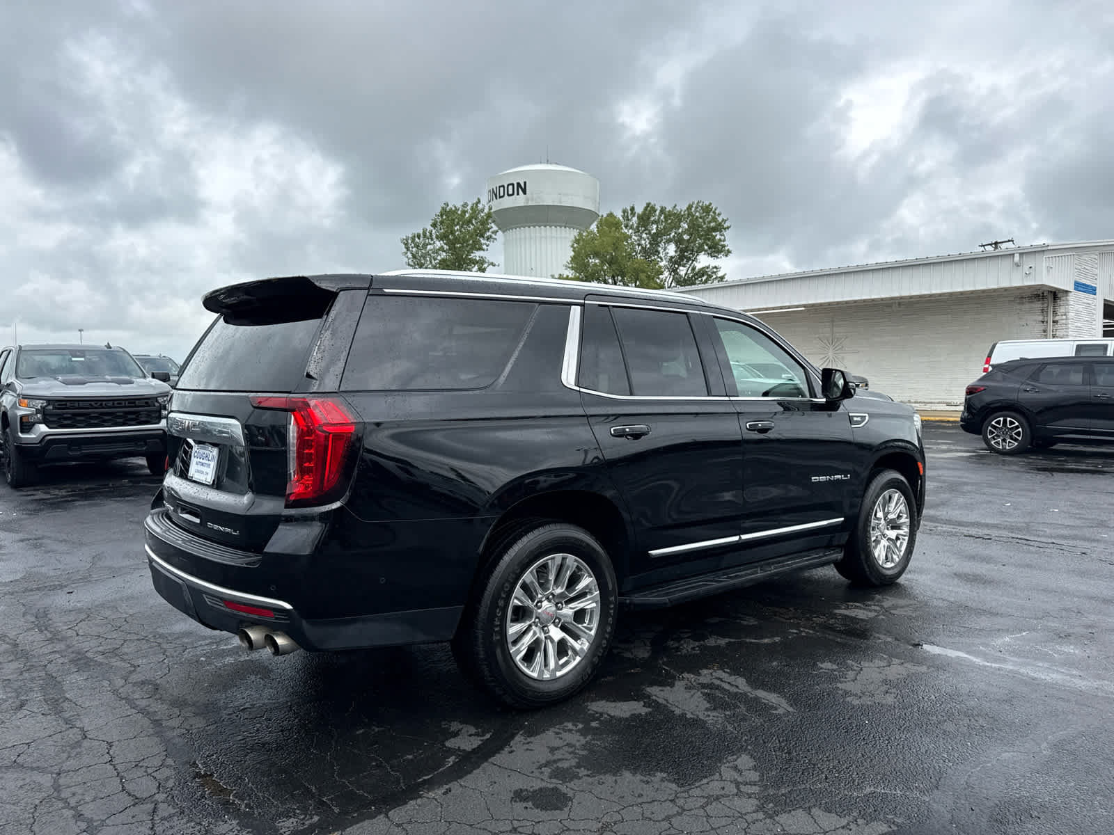 Certified 2023 GMC Yukon Denali w/ Advanced Technology Package AWD/4WD image 5