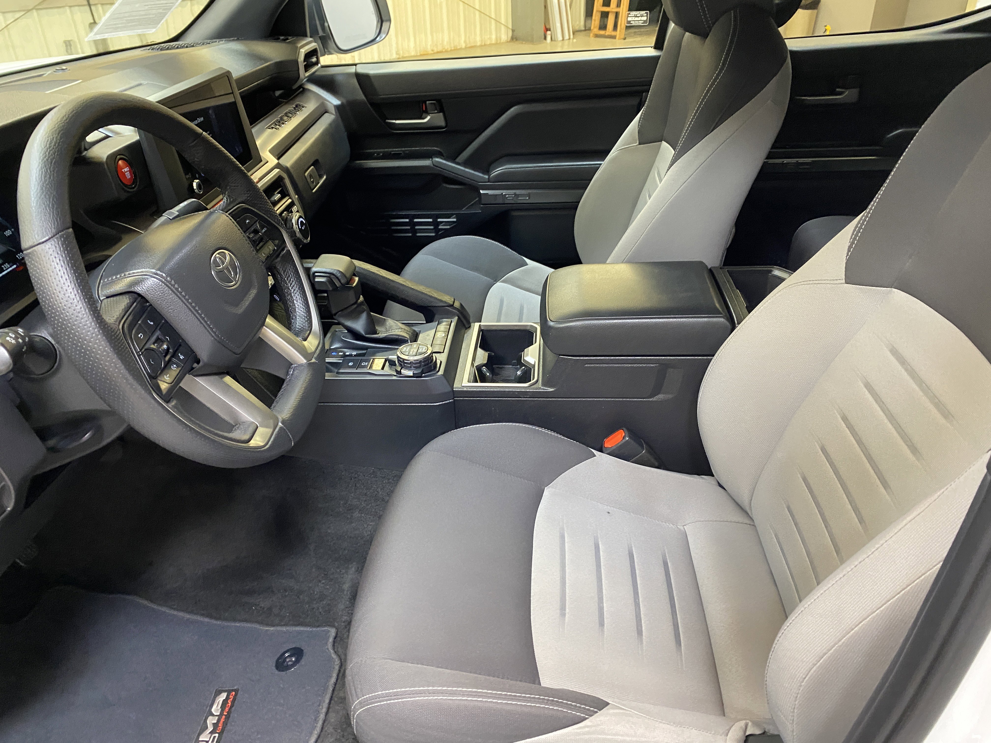 Used 2025 Toyota Tacoma TRD Off-Road image 21