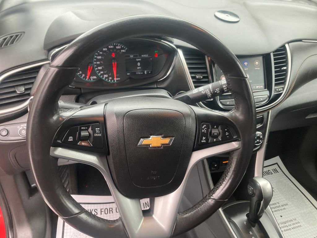 Used 2020 Chevrolet Trax LT w/ LT Convenience Package image 18