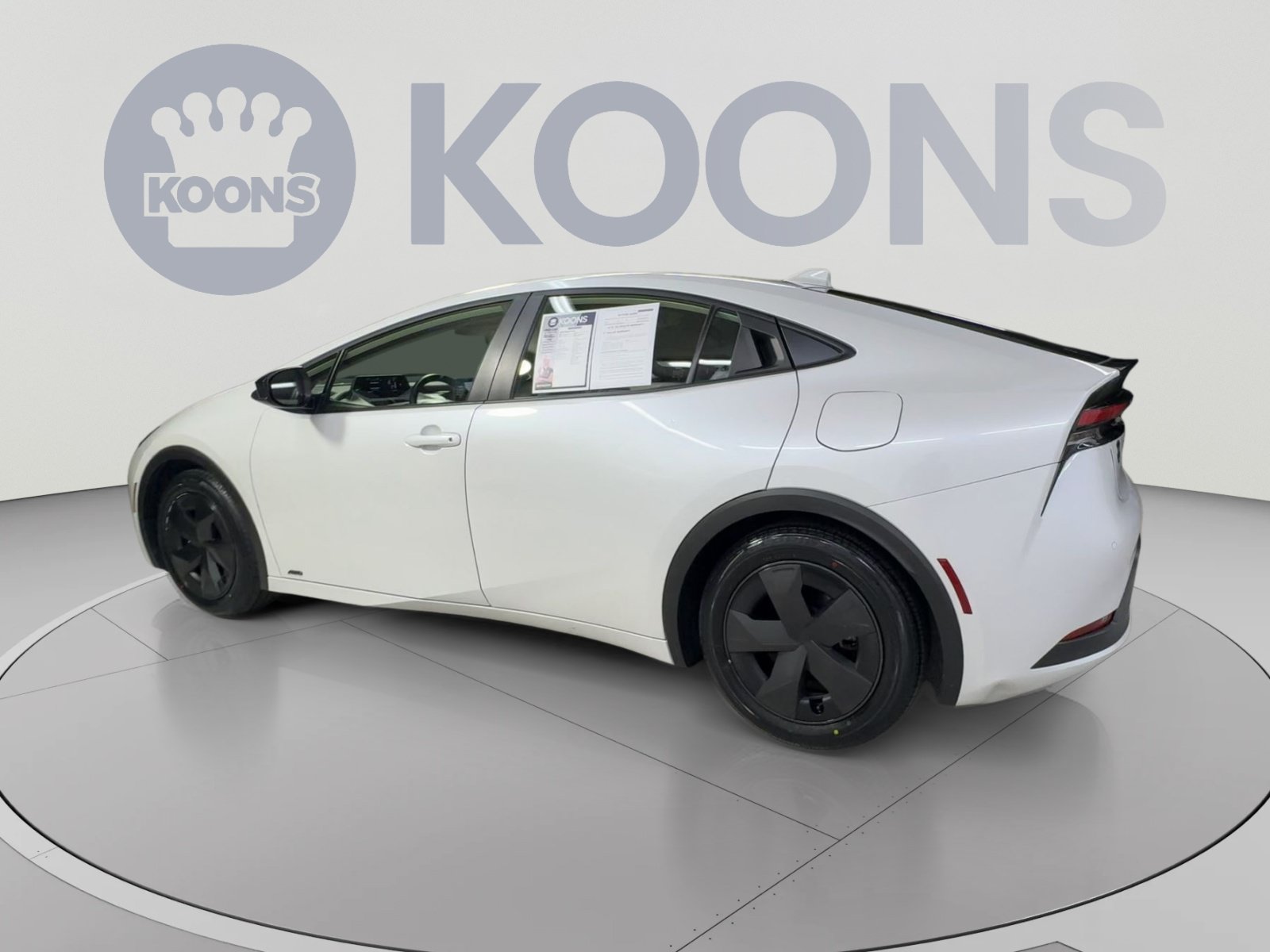 Used 2025 Toyota Prius LE AWD/4WD image 8