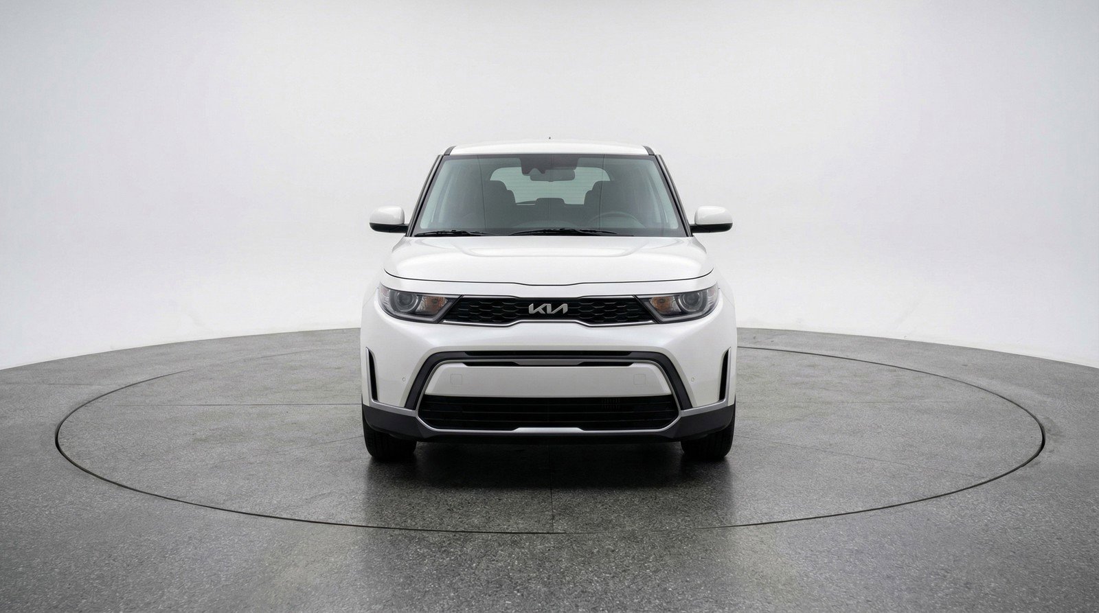 Used 2025 Kia Soul LX w/ LX Technology Package FWD image 2