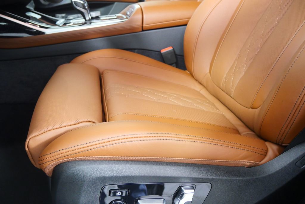 New 2026 BMW ALPINA XB7 image 11