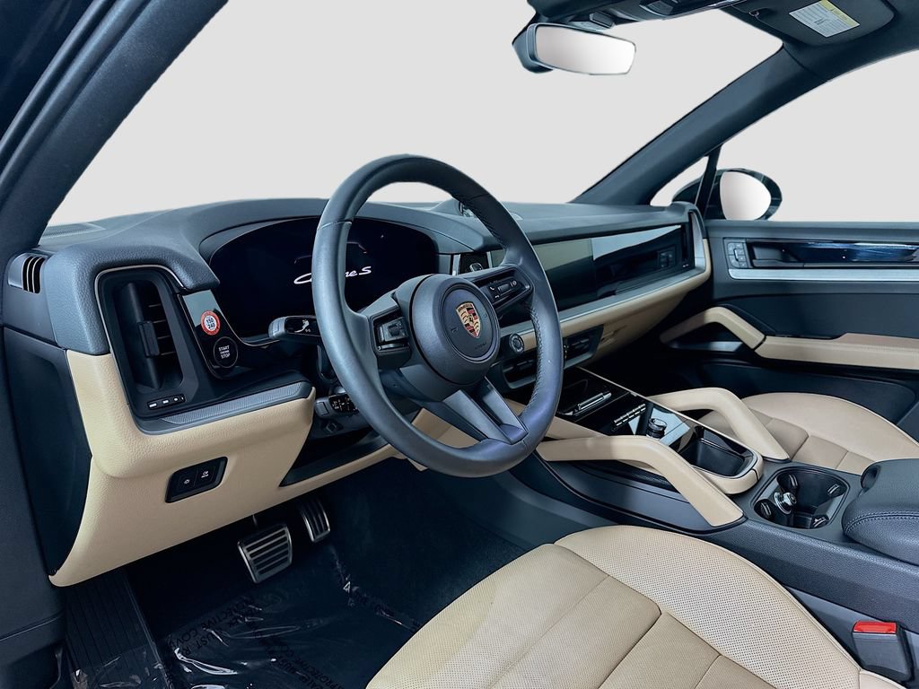 Certified 2025 Porsche Cayenne S AWD/4WD image 4