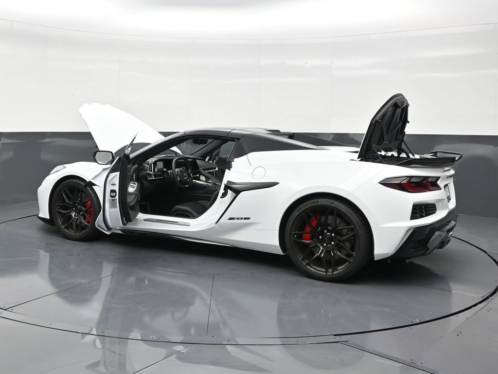 Used 2026 Chevrolet Corvette Z06 RWD image 31