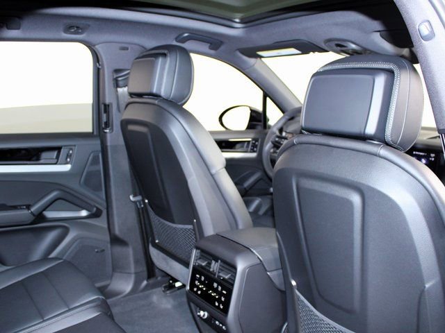 New 2026 Porsche Cayenne AWD/4WD image 23