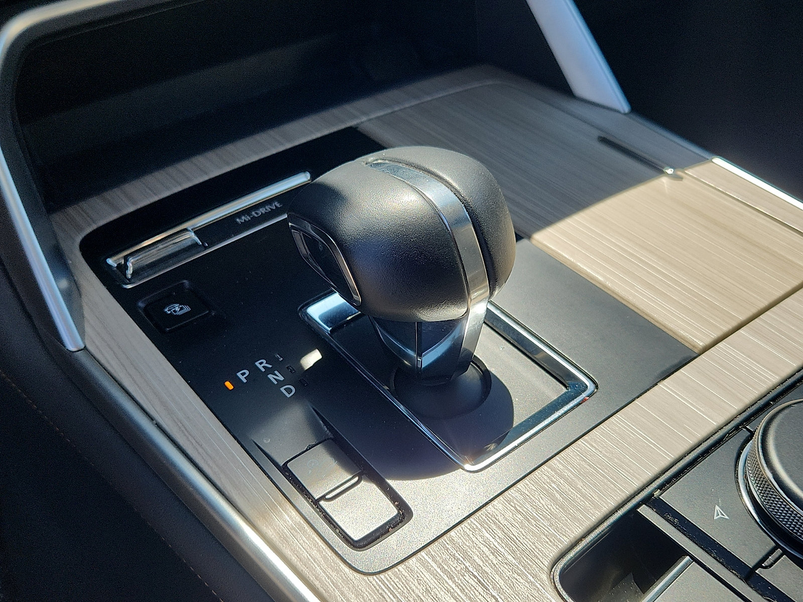 Certified 2024 MAZDA CX-90 Plug-In Hybrid w/ Preferred AWD/4WD image 18