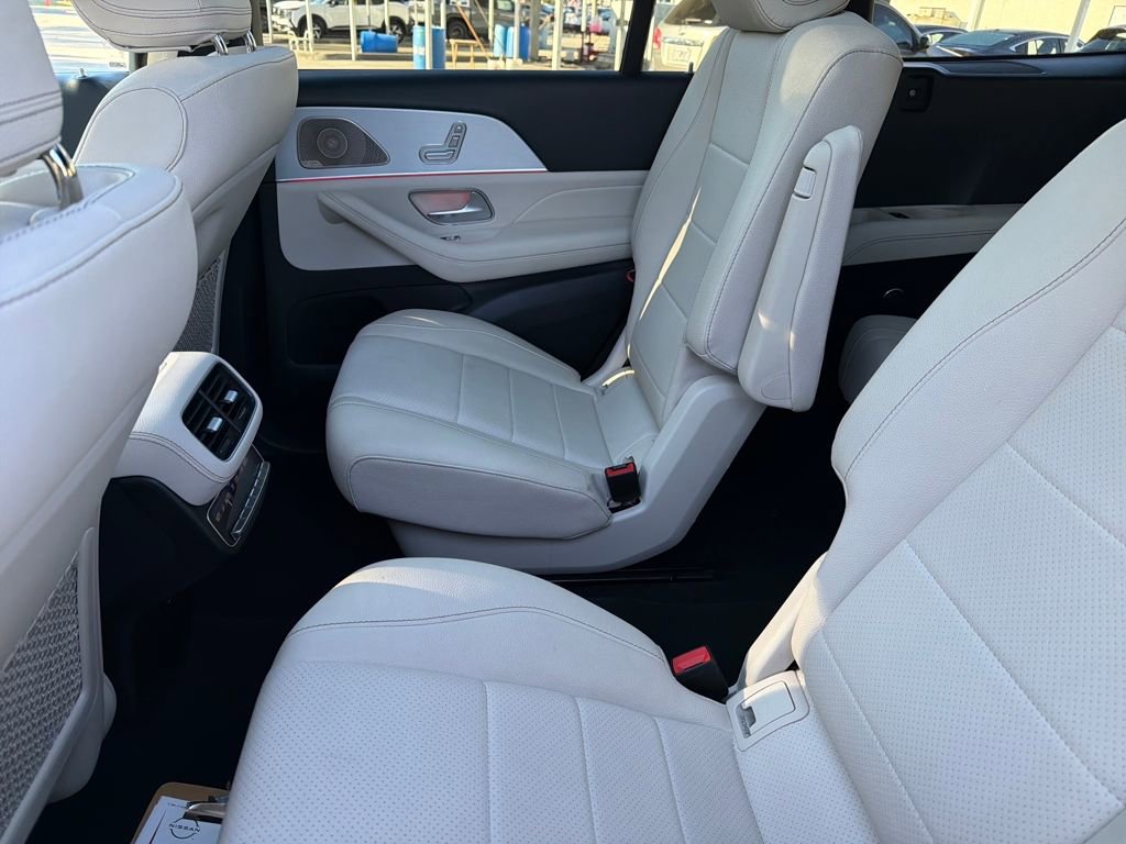 Used 2025 Mercedes-Benz GLS 450 4MATIC image 31