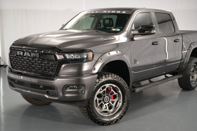 Used 2025 RAM 1500 Big Horn AWD/4WD image 4