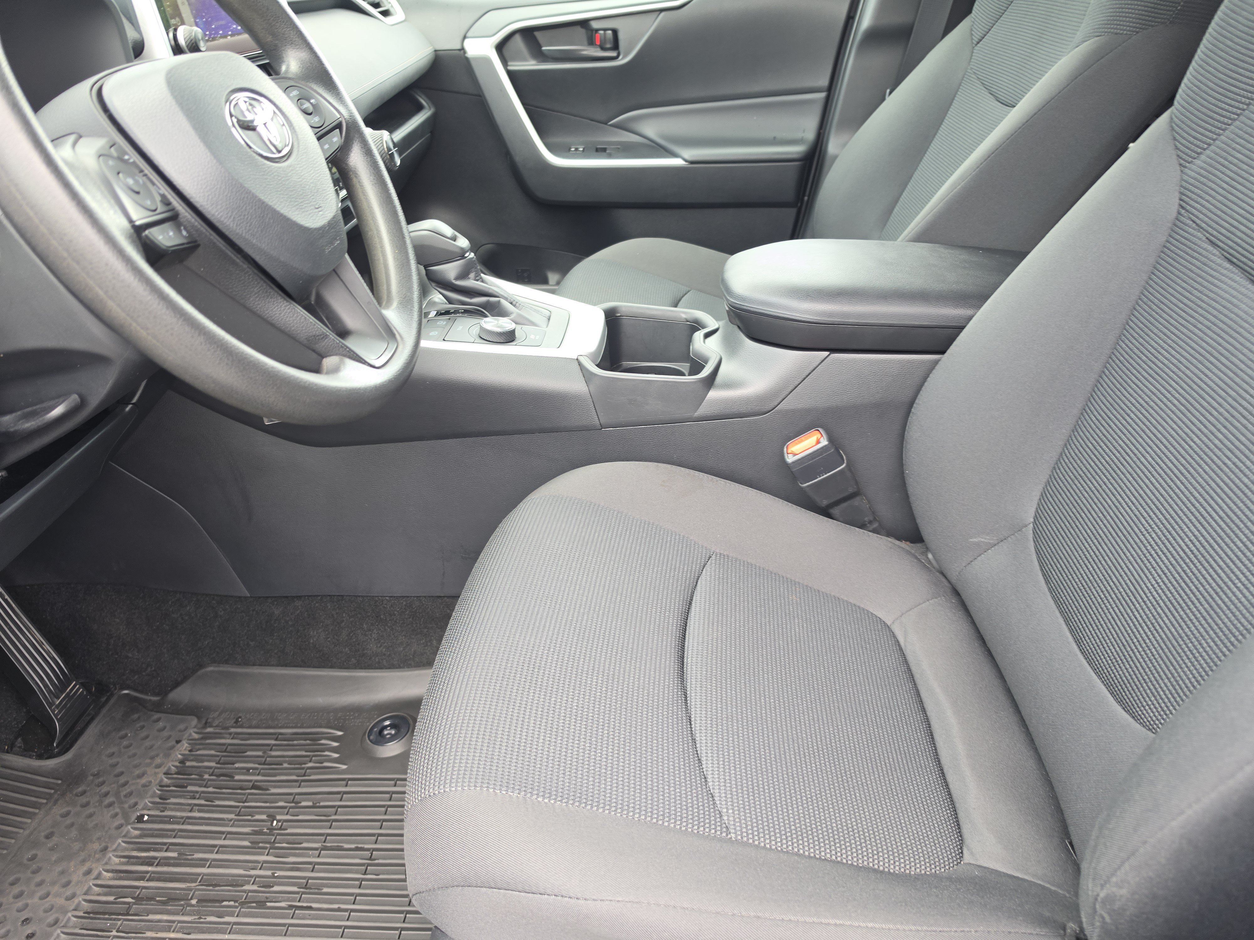 Certified 2024 Toyota RAV4 LE AWD/4WD image 9