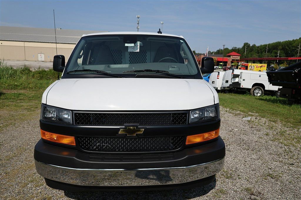 New 2025 Chevrolet Express 3500 w/ Driver Convenience Package RWD image 48