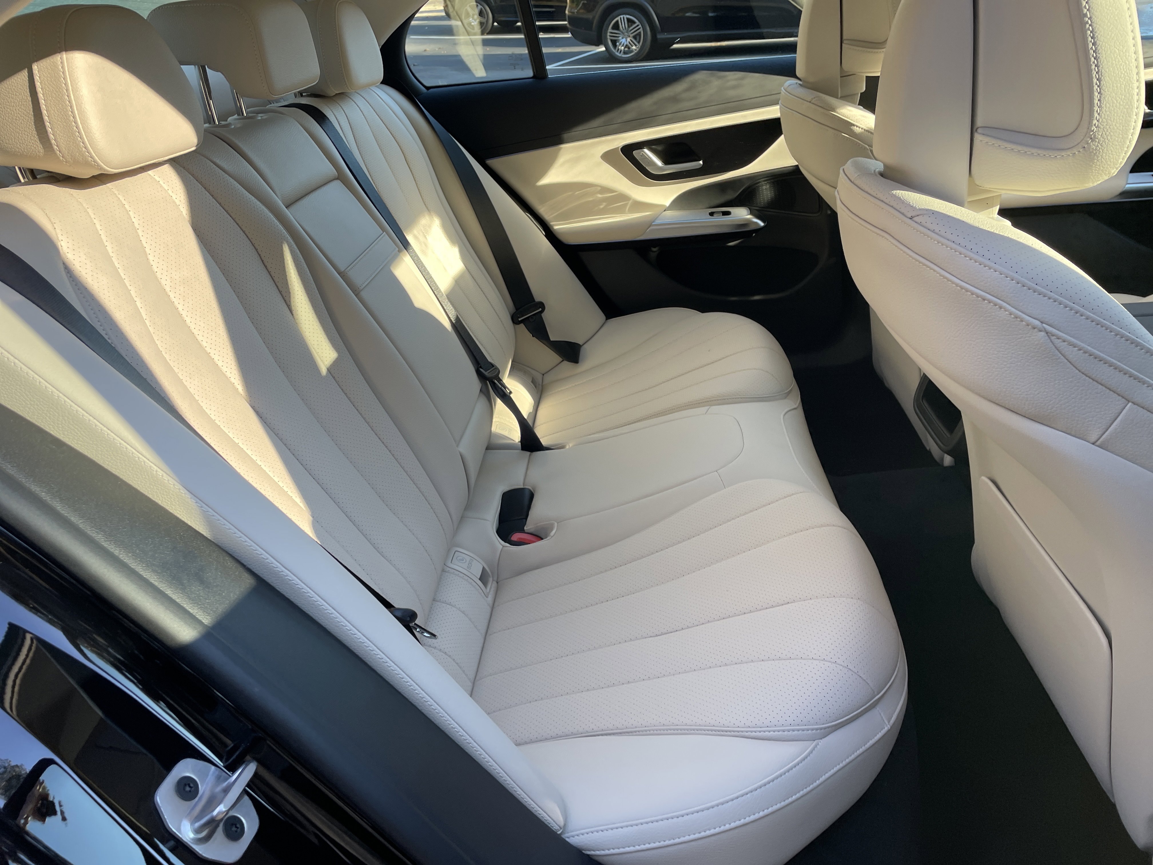 New 2026 Mercedes-Benz E 350 4MATIC Sedan image 41